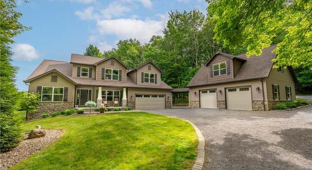 Photo of 7682 Day Ave SW, Navarre, OH 44662