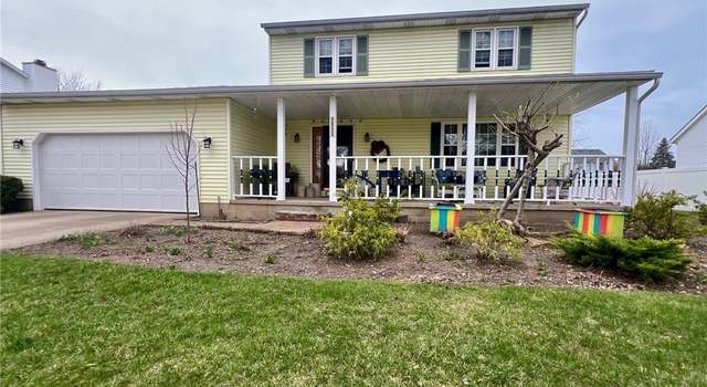 Photo of 652 Cobblestone Dr, Amherst, OH 44001