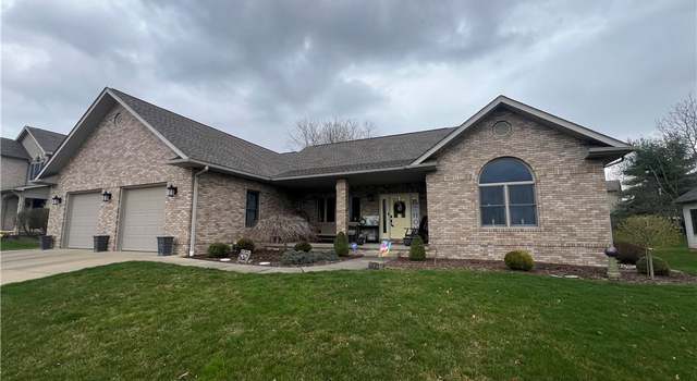 Photo of 1110 Forrest Ridge Dr, Dover, OH 44622