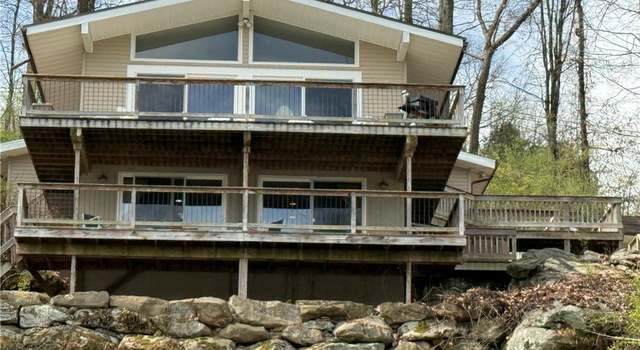 Photo of 1820 W Buckhorn Dr, Millersburg, OH 44654
