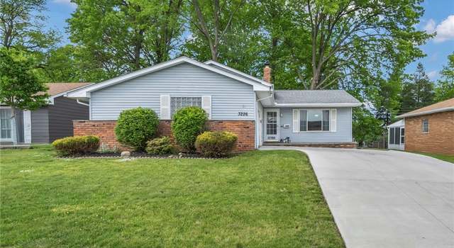 Photo of 3226 Woodlawn Dr, Parma, OH 44134