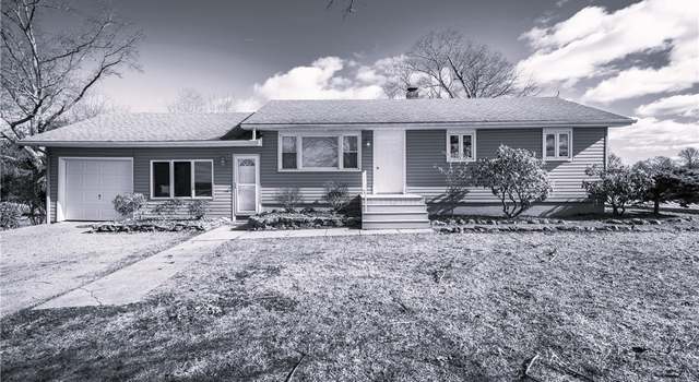 Photo of 14889 Macklin Rd, New Springfield, OH 44443