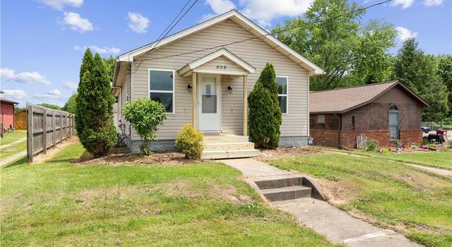 Photo of 528 Main St N, Navarre, OH 44662