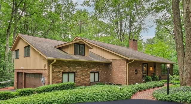 Photo of 205 Aspenwood Dr, Chagrin Falls, OH 44022