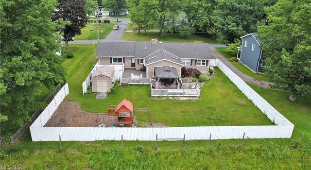 Photo of 250 Greenridge Dr, Geneva, OH 44041