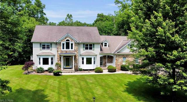 Photo of 8682 Chase Dr, Chagrin Falls, OH 44023