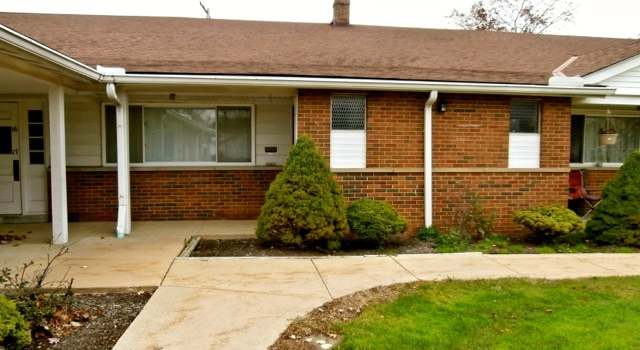 Photo of 25400 Country Club Blvd #15, North Olmsted, OH 44070