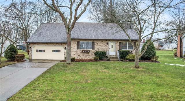 Photo of 2211 Tanglewood Dr, Salem, OH 44460