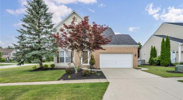 Photo of 1028 Woodfield Ln, Brunswick, OH 44212