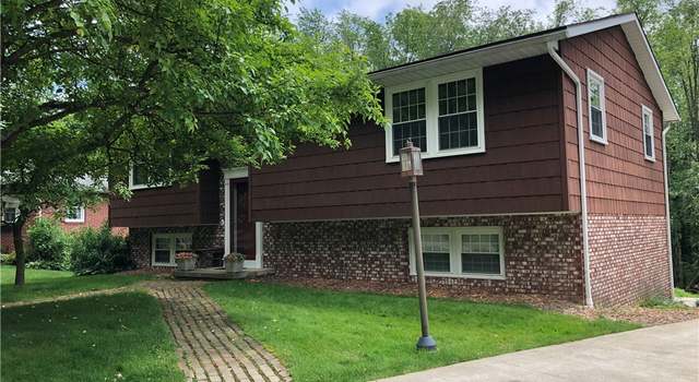 Photo of 436 Springbrook Dr SW, New Philadelphia, OH 44663