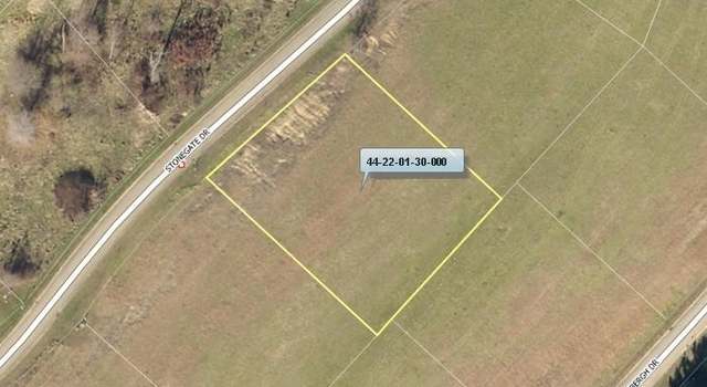 Photo of 5275 Stonegate Dr, Zanesville, OH 43701