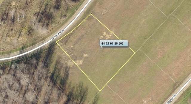 Photo of 5255 Stonegate Dr, Zanesville, OH 43701