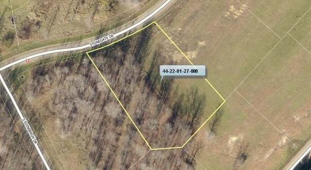 Photo of 5245 Stonegate Dr, Zanesville, OH 43701