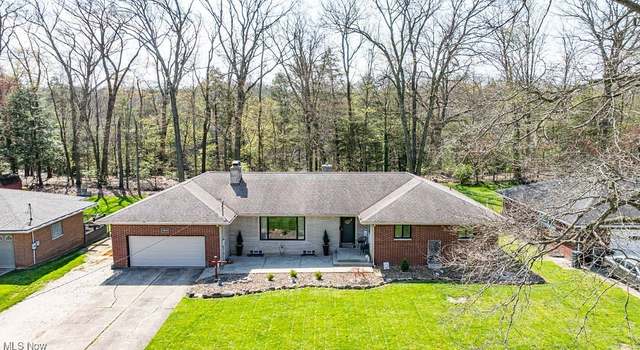 Photo of 1013 Cherokee Dr, Youngstown, OH 44511