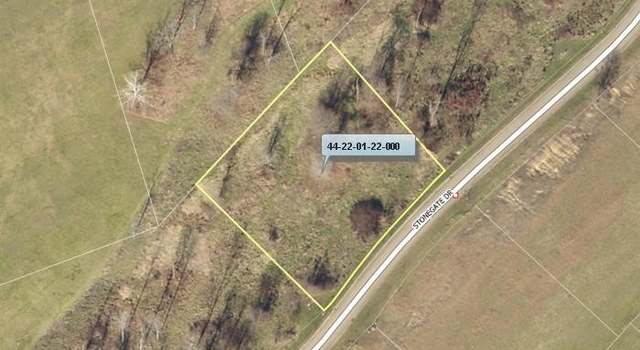Photo of 5260 Stonegate Dr, Zanesville, OH 43701