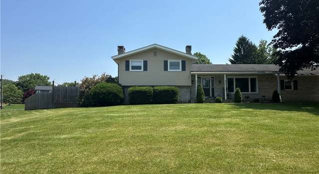 Photo of 3005 Chaucer Dr NE, Canton, OH 44721