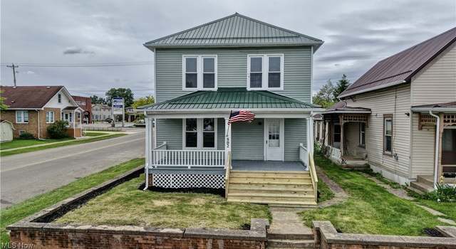 Photo of 802 N Main St, Uhrichsville, OH 44683
