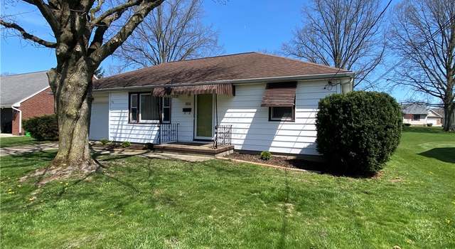 Photo of 824 Hemlock St NW, Massillon, OH 44647