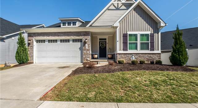 Photo of 733 Buckeye Dr, Akron, OH 44303