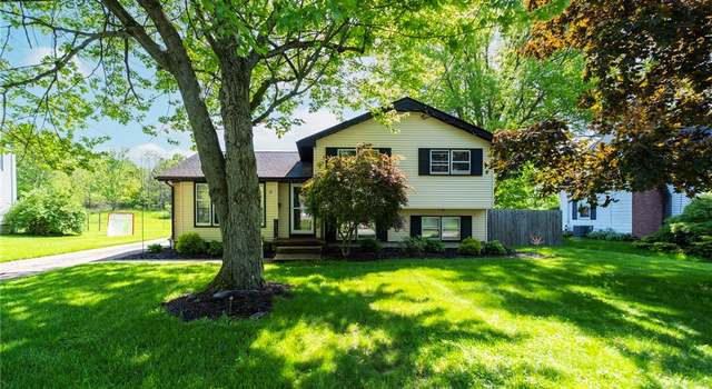 Photo of 33 N Hillside Rd, Canfield, OH 44406