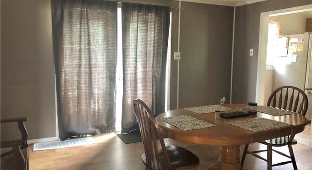 Photo of 359 Deersville Ave, Uhrichsville, OH 44683