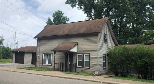 Photo of 359 Deersville Ave, Uhrichsville, OH 44683