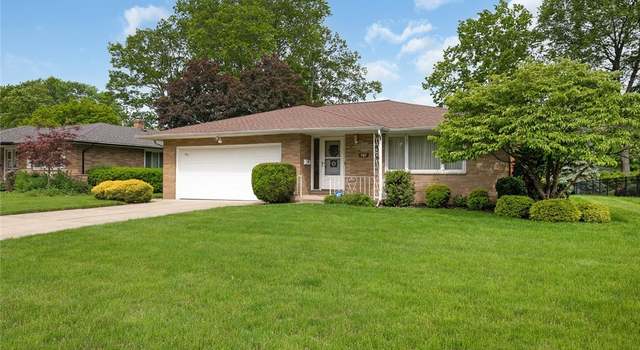 Photo of 987 E Decker Dr, Seven Hills, OH 44131