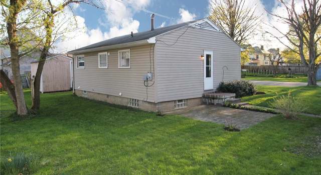 Photo of 411 3rd St NE, New Philadelphia, OH 44663