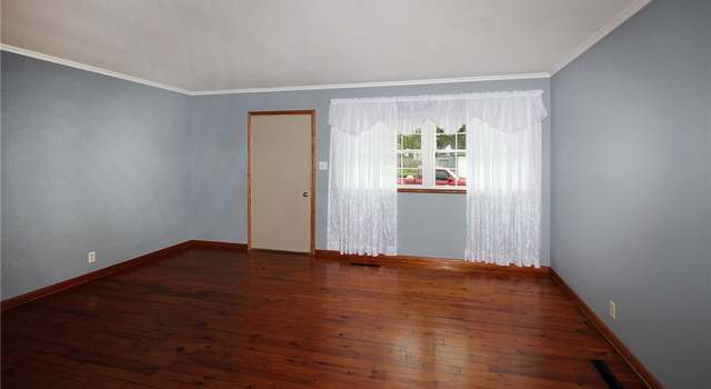 Photo of 411 3rd St NE, New Philadelphia, OH 44663