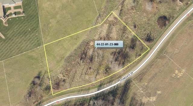 Photo of 5240 Stonegate Dr, Zanesville, OH 43701