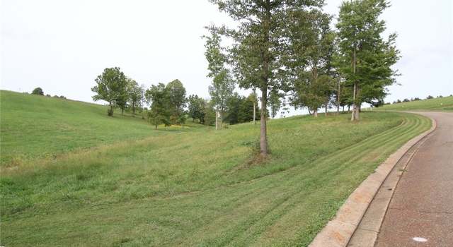 Photo of 5240 Stonegate Dr, Zanesville, OH 43701