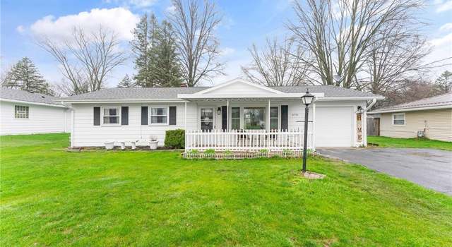 Photo of 4550 N Warwick Dr, Canfield, OH 44406