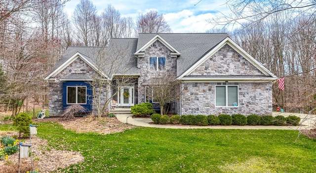 Photo of 10870 Golden Pond Dr, Chagrin Falls, OH 44023