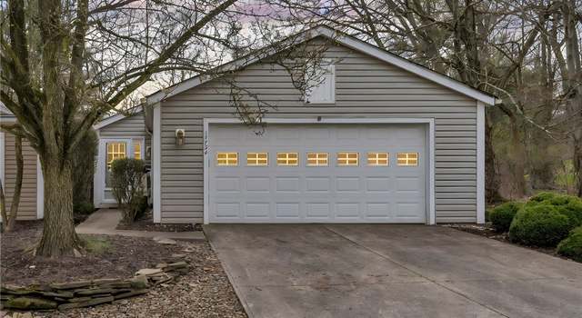 Photo of 17734 Oxford Oval #7, Strongsville, OH 44136