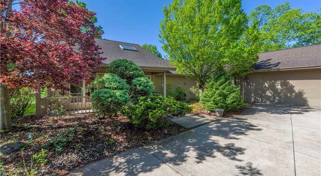 Photo of 32715 Bridgestone Dr, North Ridgeville, OH 44039