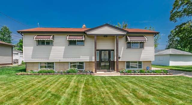 Photo of 22901 Vera St, Warrensville Heights, OH 44128