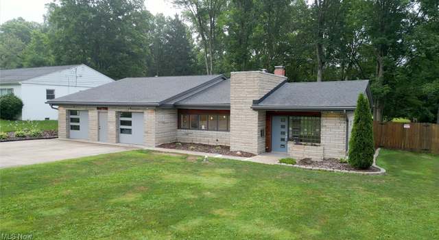 Photo of 3009 Denver Dr, Youngstown, OH 44514