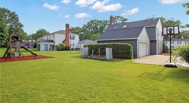 Photo of 1325 Queen Annes Gate, Westlake, OH 44145