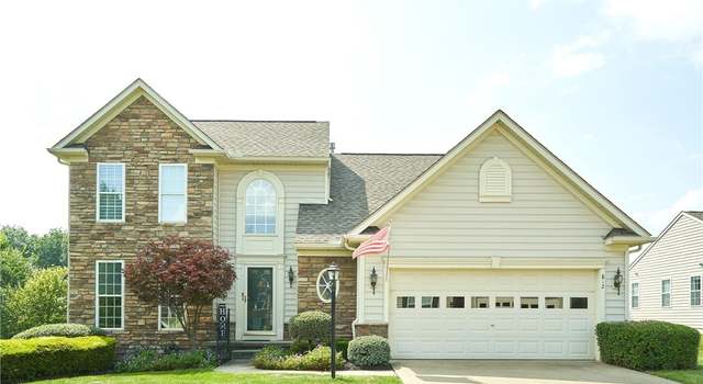 Photo of 812 Willow Creek Dr, Fairlawn, OH 44333