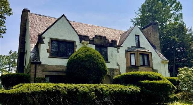 Photo of 18420 Shelburne Rd, Shaker Heights, OH 44118