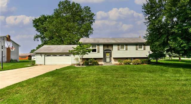 Photo of 9863 Deltona Dr, New Middletown, OH 44442