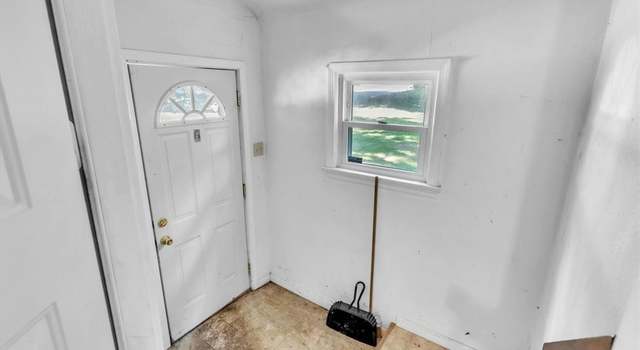 Photo of 671 Selzer St, Akron, OH 44310