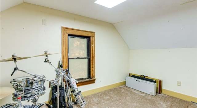 Photo of 2054 3rd St, Cuyahoga Falls, OH 44221