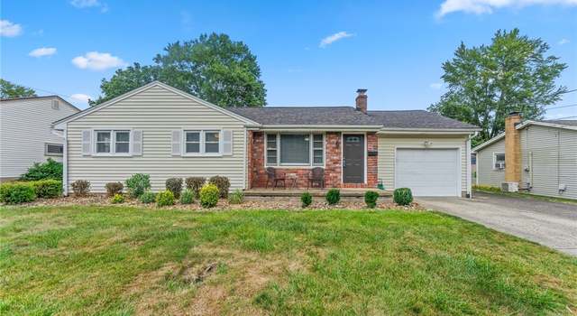 Photo of 834 Edenridge Dr, Youngstown, OH 44512