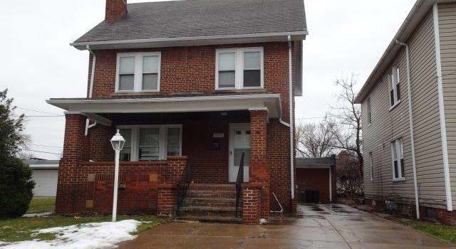 Photo of 978 Royal Rd, Cleveland, OH 44110