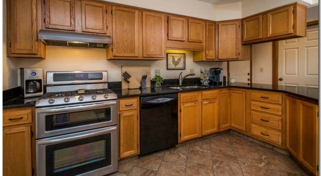 Photo of 33336 Chatham Dr, Avon Lake, OH 44012