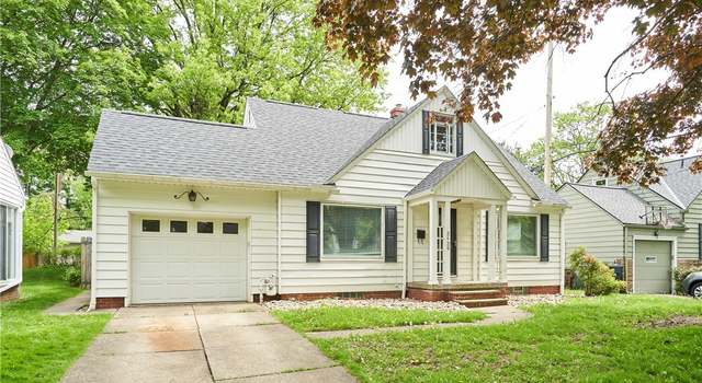 Photo of 2429 Chestnut Blvd, Cuyahoga Falls, OH 44223