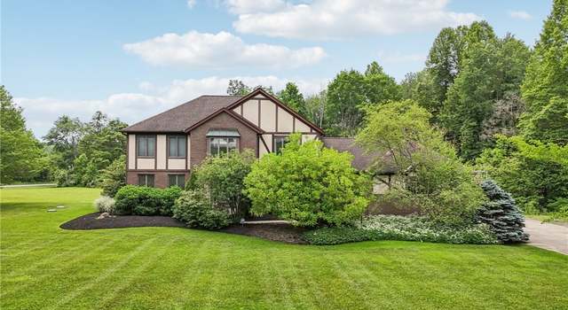 Photo of 8321 Timber Trl, Chagrin Falls, OH 44023