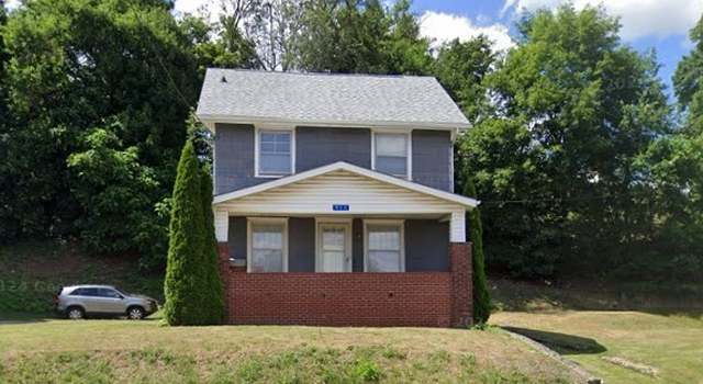 Photo of 913 Lawrence Rd NE, Canton, OH 44705