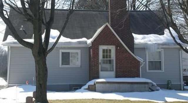 Photo of 239 Duquesne St, Columbiana, OH 44408